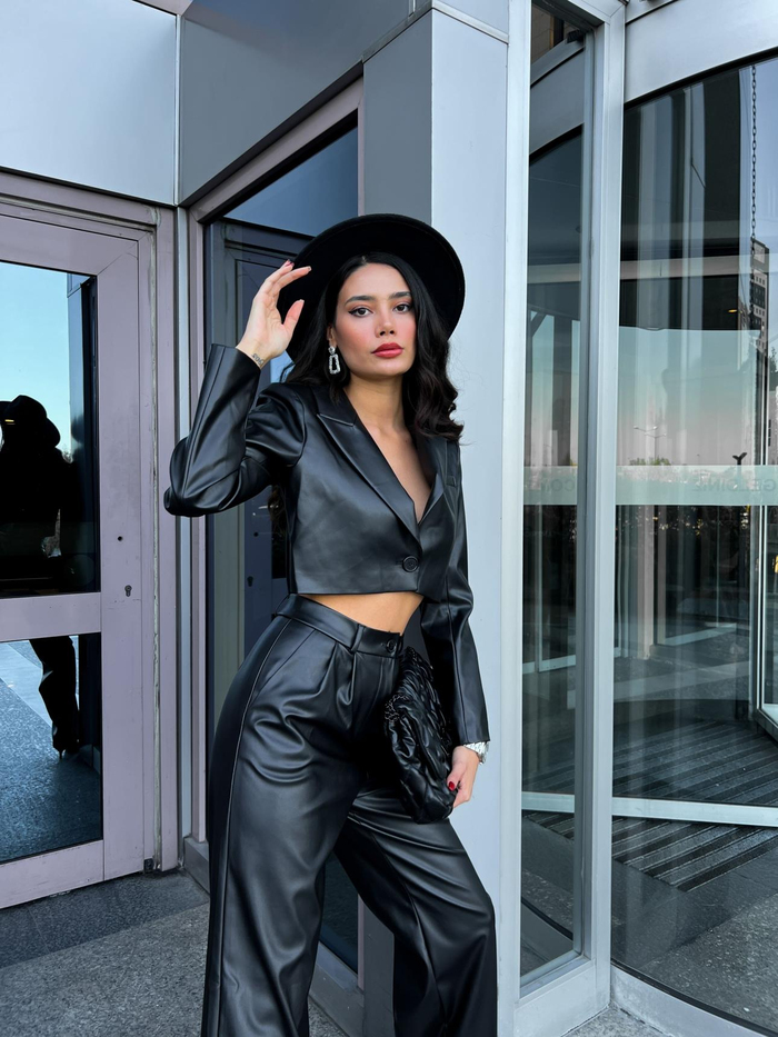 Siyah Crop Blazer Deri Takım