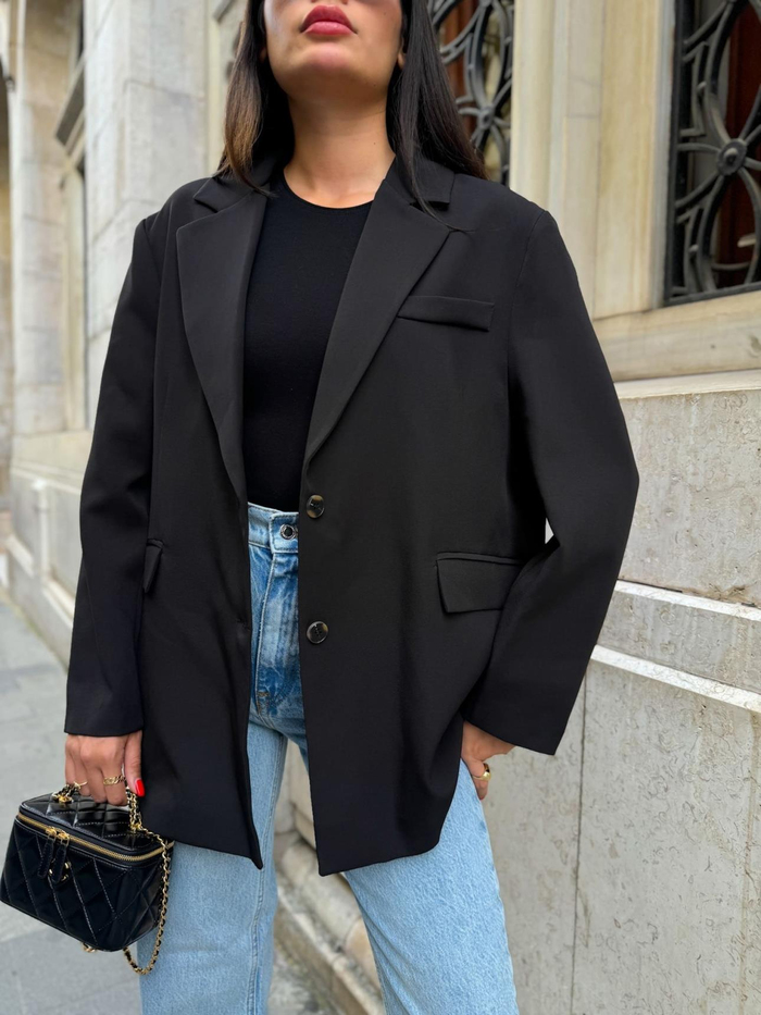 Siyah Düğmeli Blazer Ceket