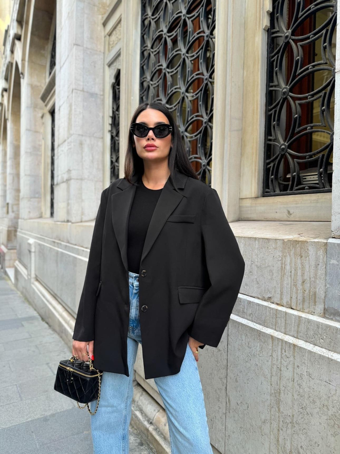Siyah Düğmeli Blazer Ceket