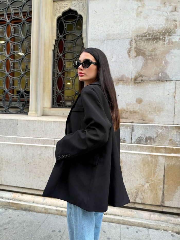 Siyah Düğmeli Blazer Ceket