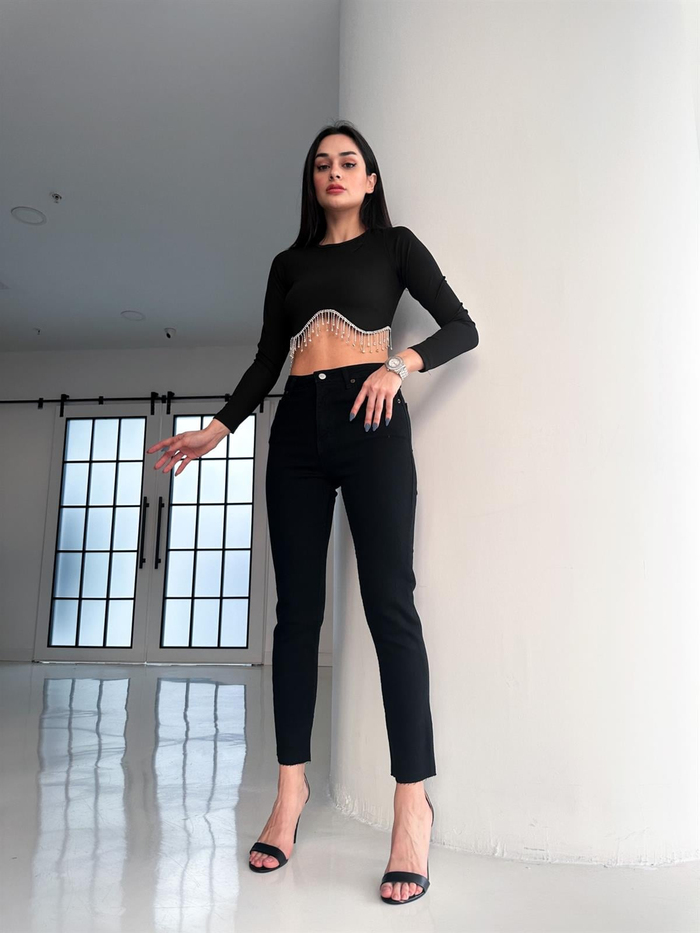 Siyah Düz Paça Kesik Jean