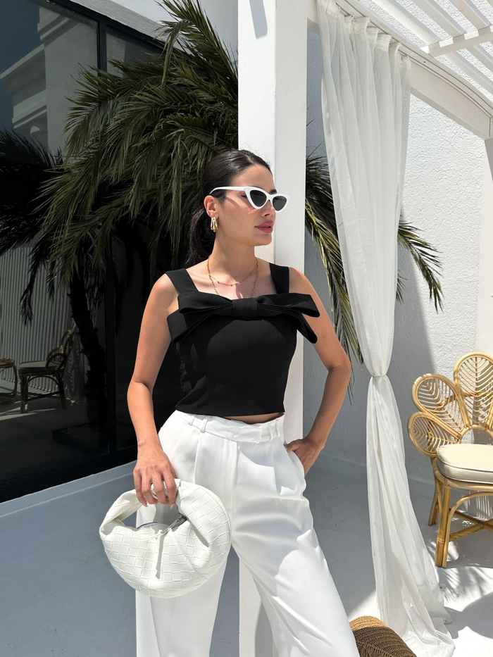 Siyah Fermuarlı Fıyonk Detail Bluz