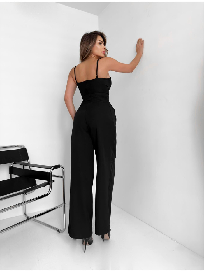 Siyah Göğüs Pile Detay Tulum