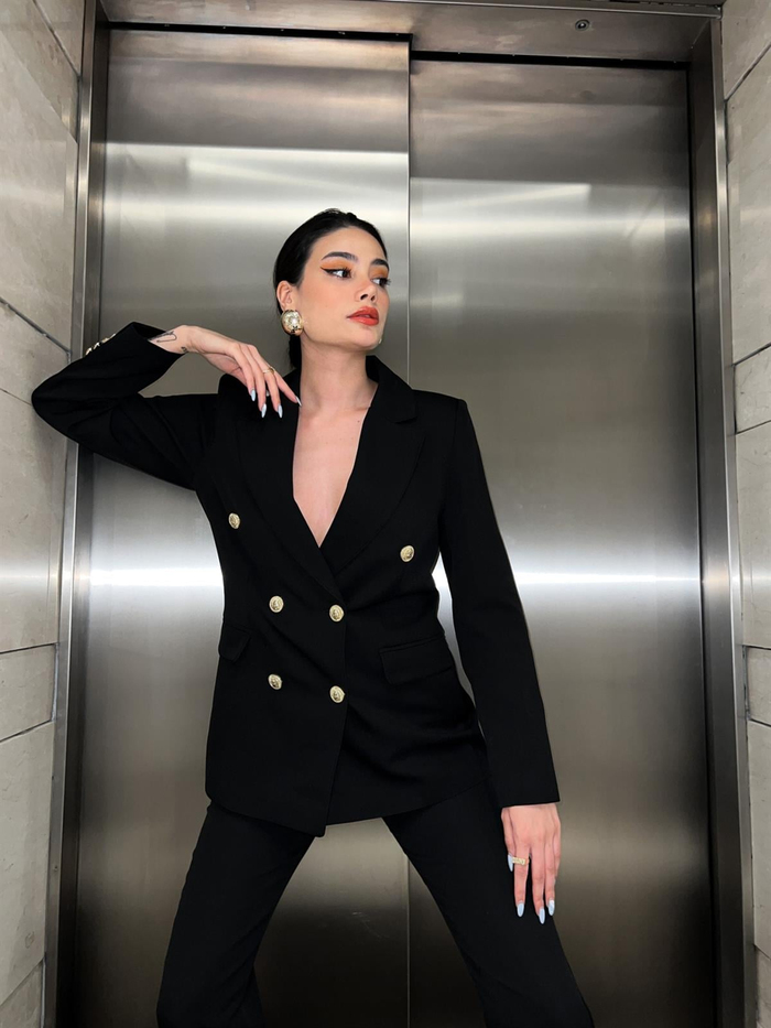 Siyah Gold Düğmeli Pantolon Takım