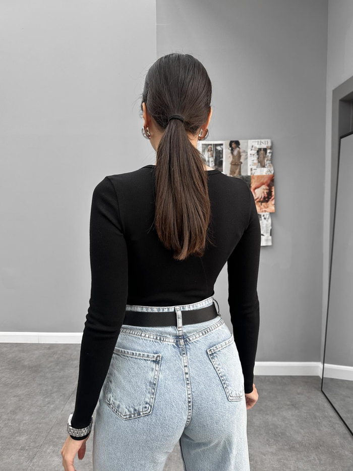 Siyah İnce Düğmeli Body