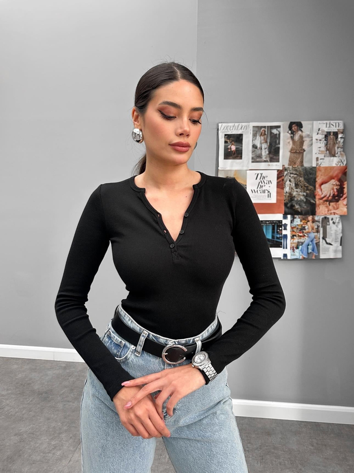 Siyah İnce Düğmeli Body