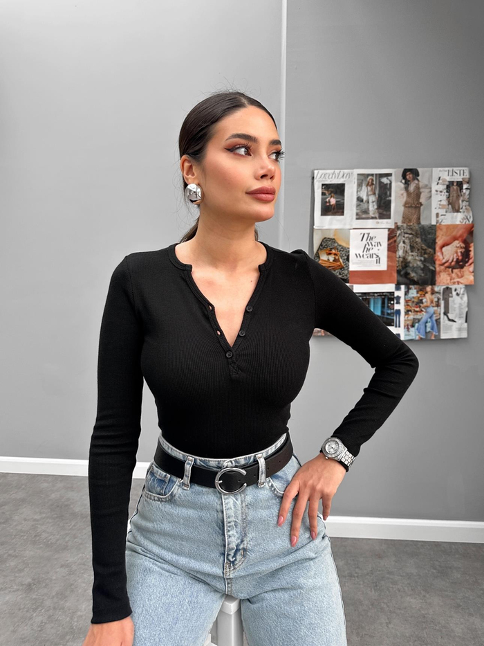 Siyah İnce Düğmeli Body