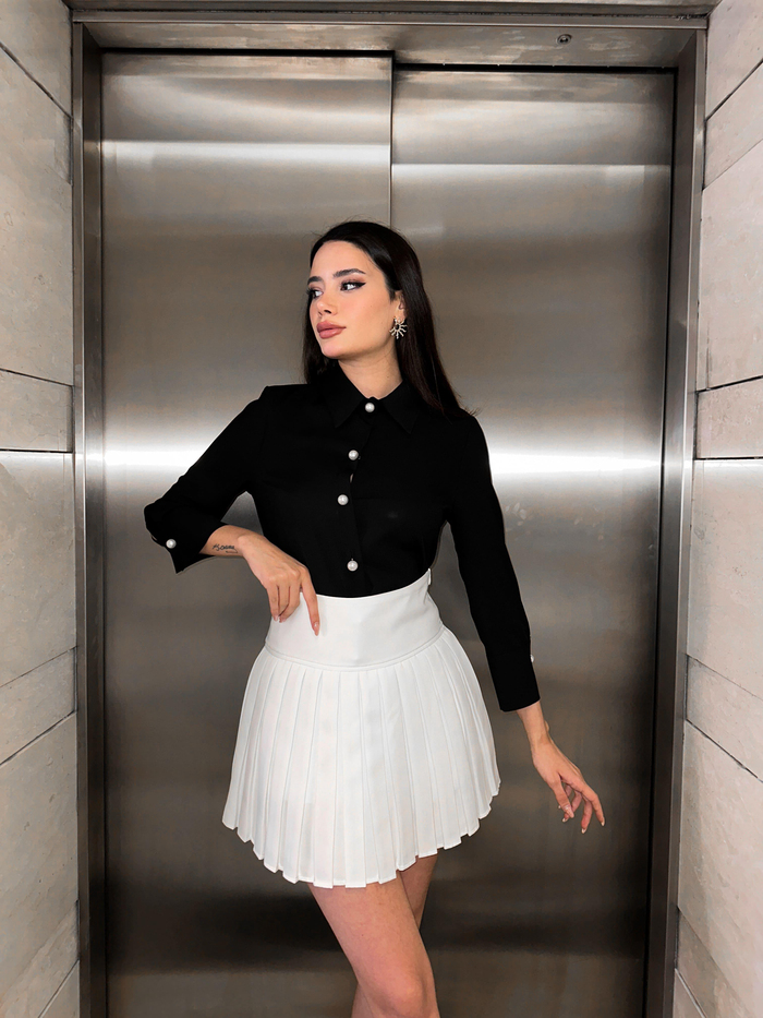 Siyah İnci Düğmeli Gömlek