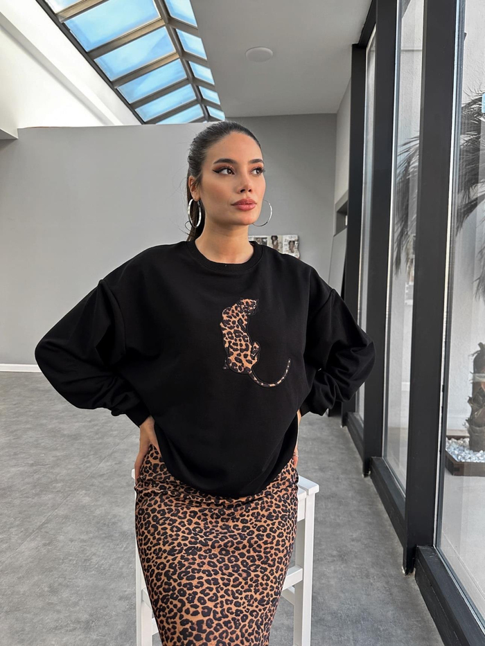 Siyah Leo Nakışlı Sweat
