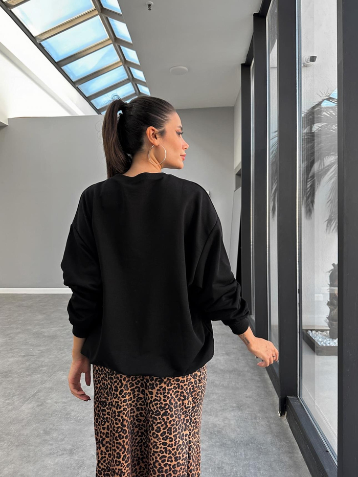 Siyah Leo Nakışlı Sweat