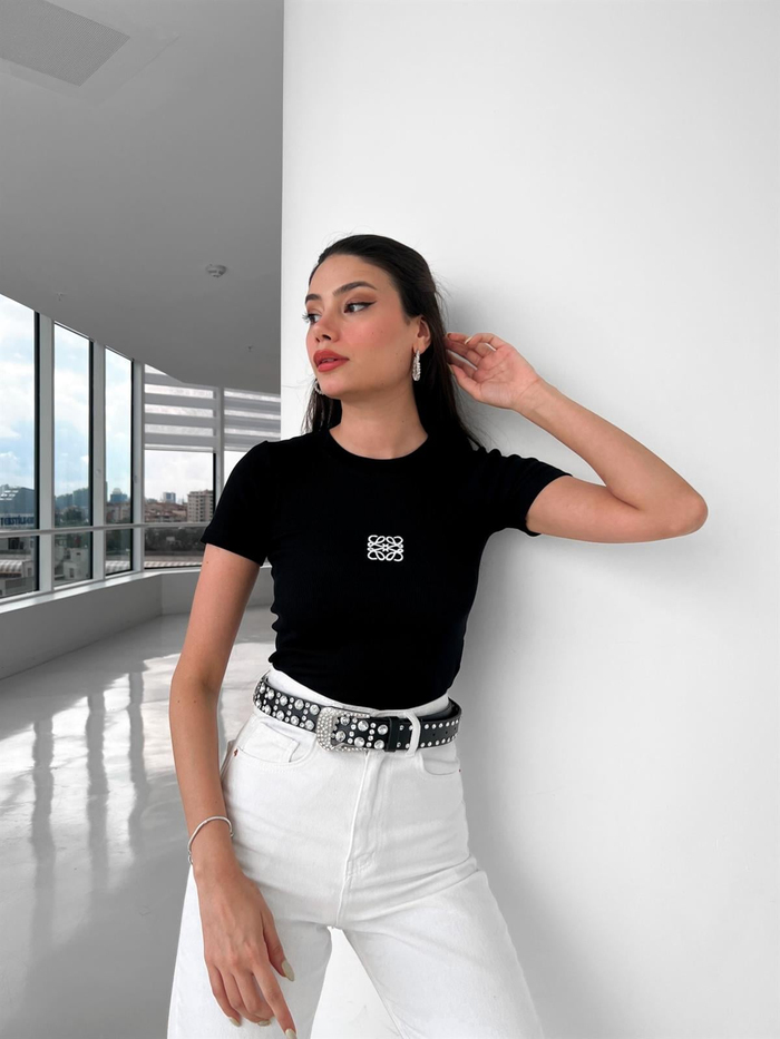 Siyah Nakış Detay Body