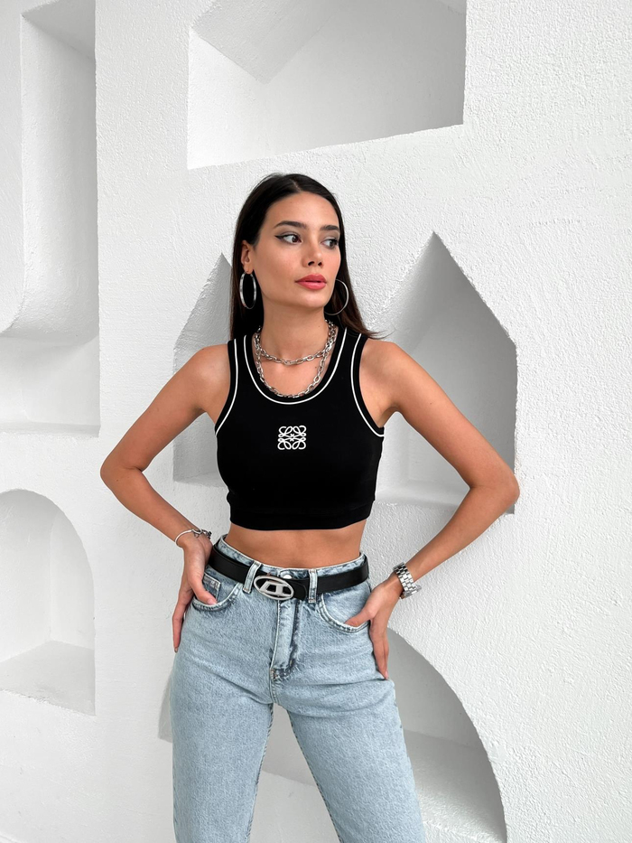 Siyah Nakışlı Crop