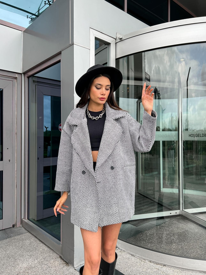 Siyah Oversize Balıksırtı Kaban