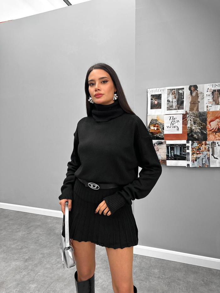 Siyah Pilise Etekli Triko Takım