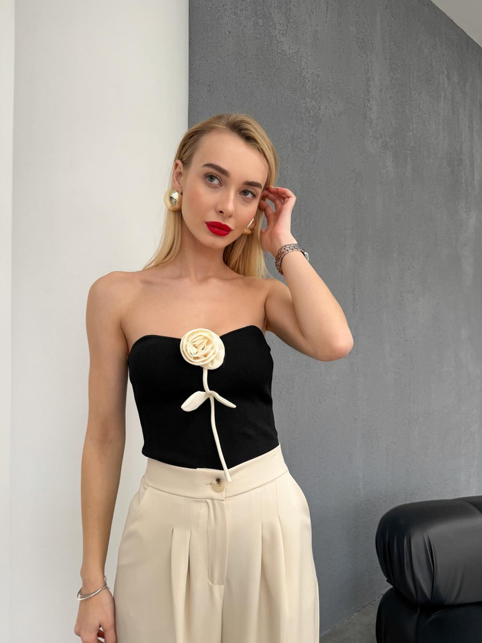 Siyah Rose Detay Triko Top