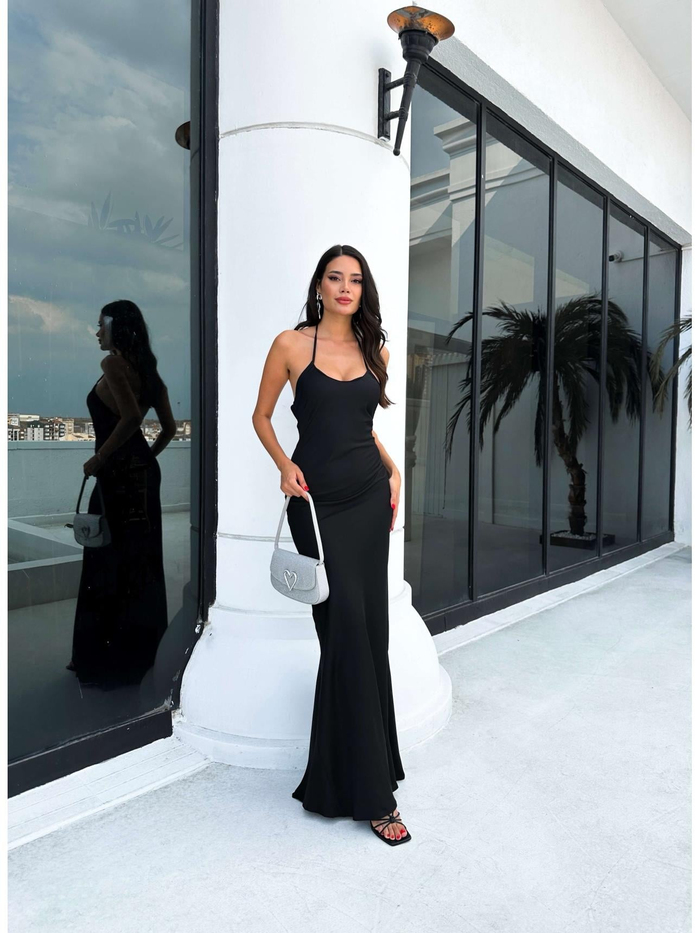 Siyah Sırt Dekolteli Elbise