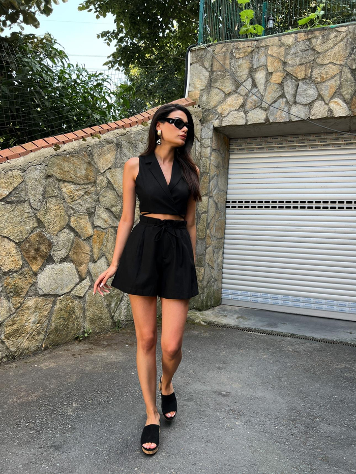 Siyah Şortlu Yelek Takım