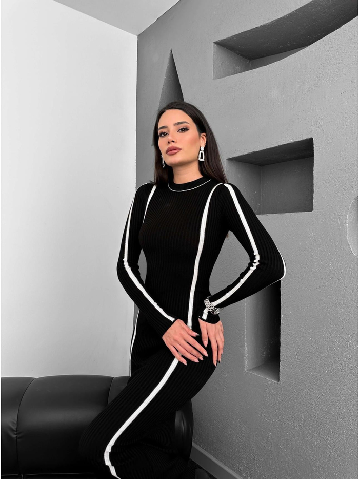 Siyah Taş Çizgili Triko Elbise