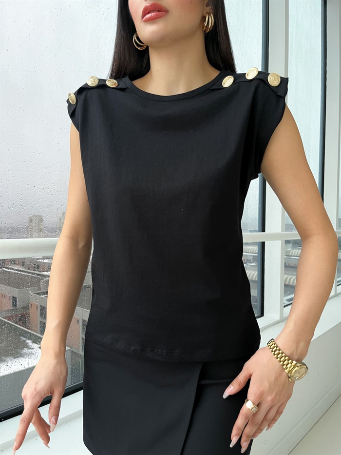 Siyah Vatkalı Gold Düğmeli Tshirt