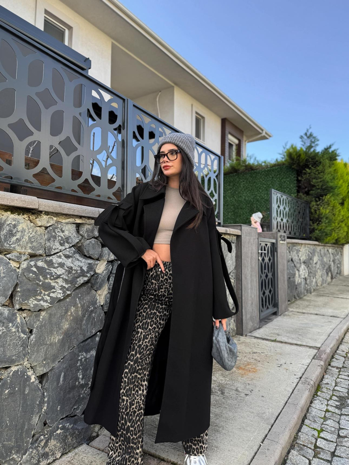 Siyah Yün Karışımlı Sleeve Pocket Kaban
