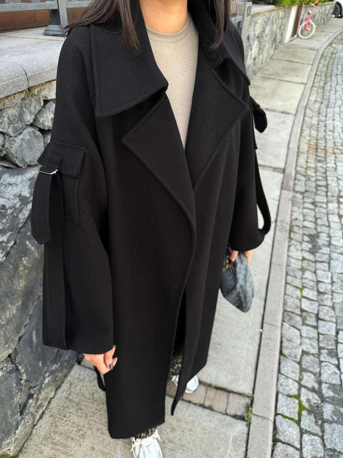 Siyah Yün Karışımlı Sleeve Pocket Kaban