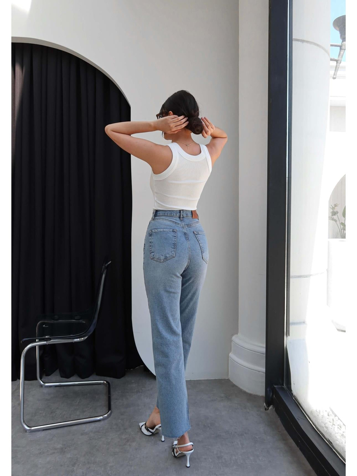Straight Paça Kesik Jean
