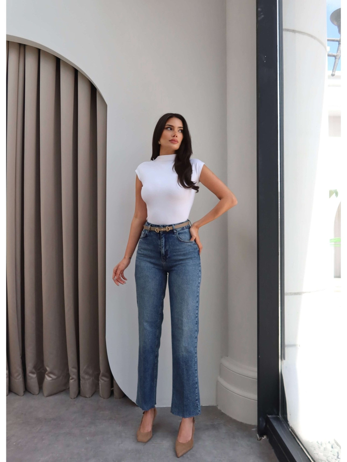 Straight Paça Kesik Jean