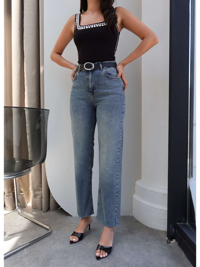 Straight Paça Kesik Jean