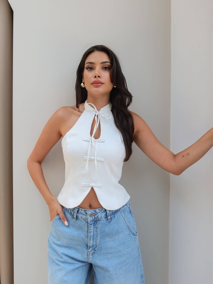 Süs Düğmeli Halter Yaka Bluz
