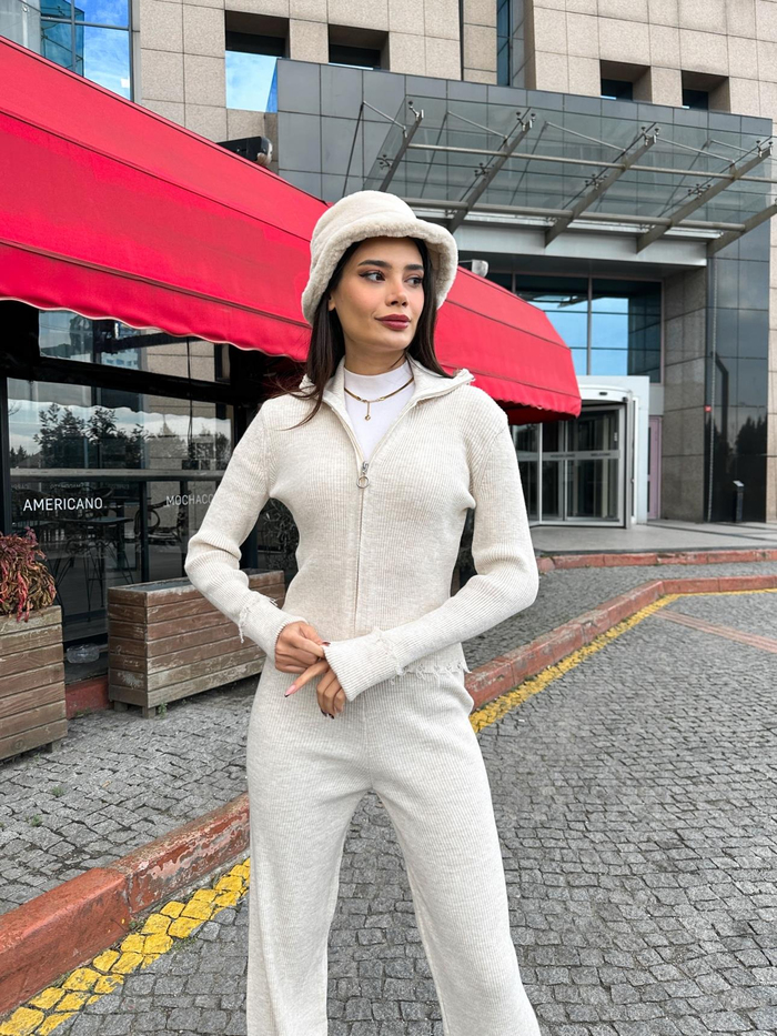 Taş Kenarı Püsküllü Takım