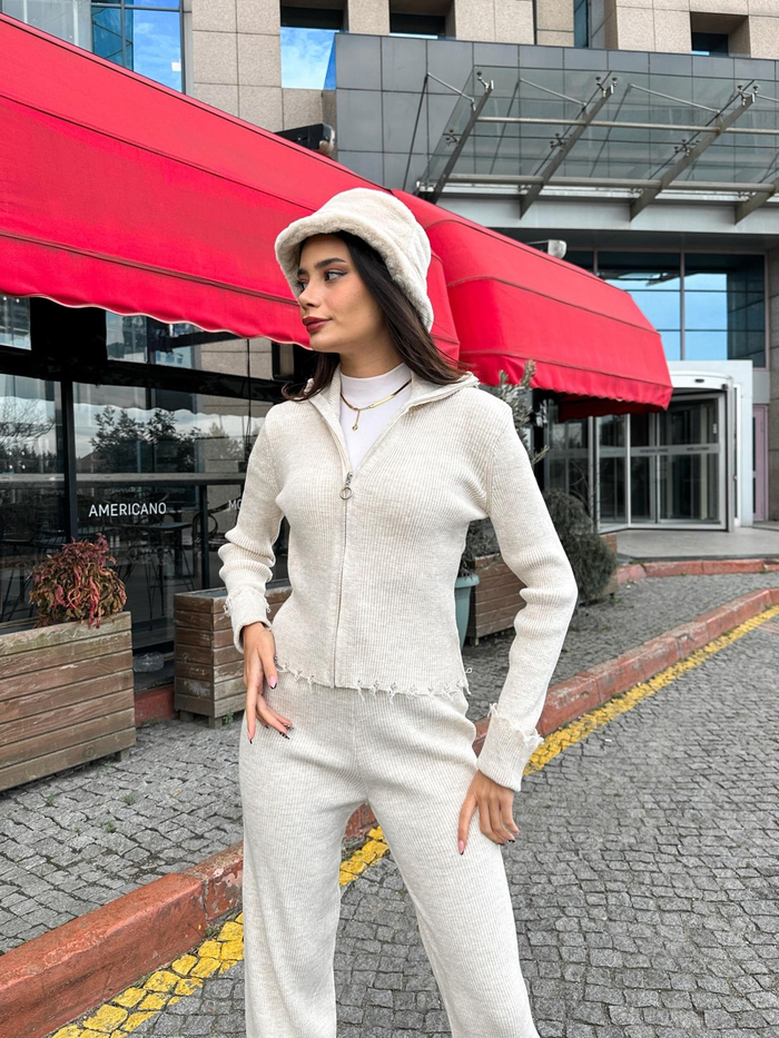 Taş Kenarı Püsküllü Takım