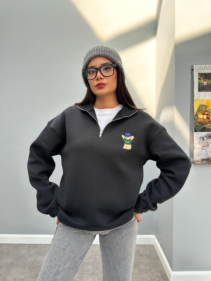 Teddy Bear Nakışlı Dik Yaka Sweatshirt