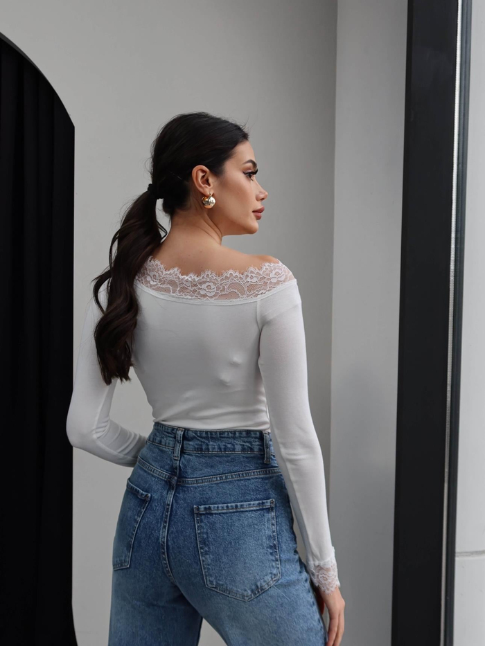 Tek Omuz Açık Dantelli Bluz