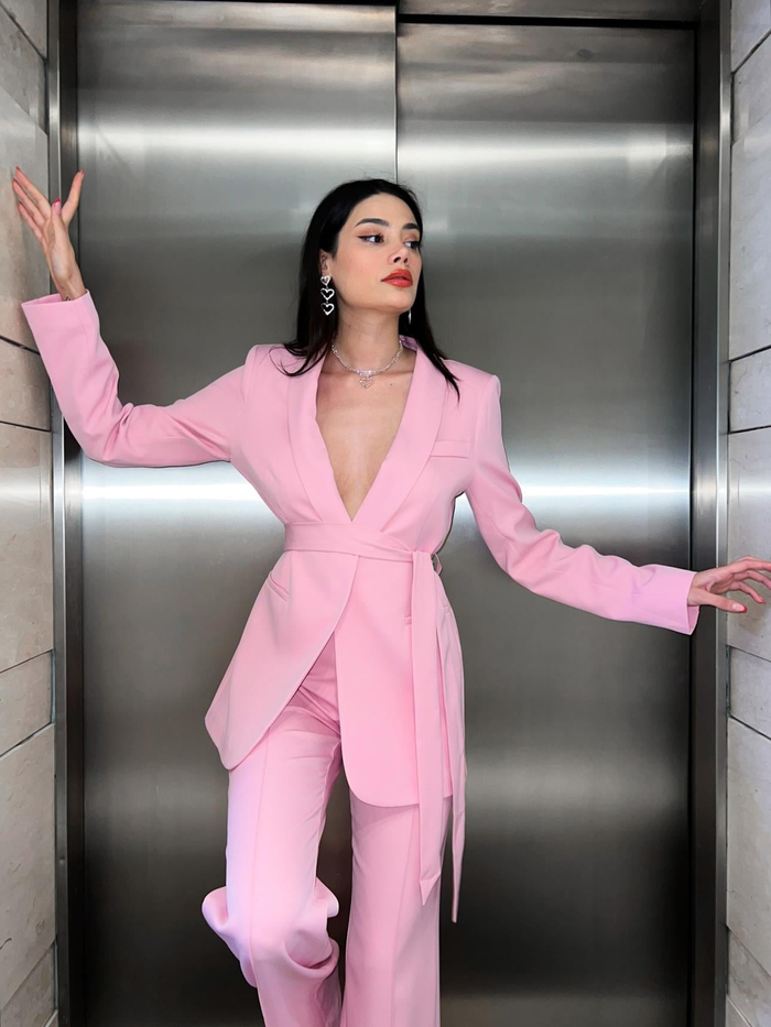 Toz Pembe Kuşaklı Ceket Pantolon Takım