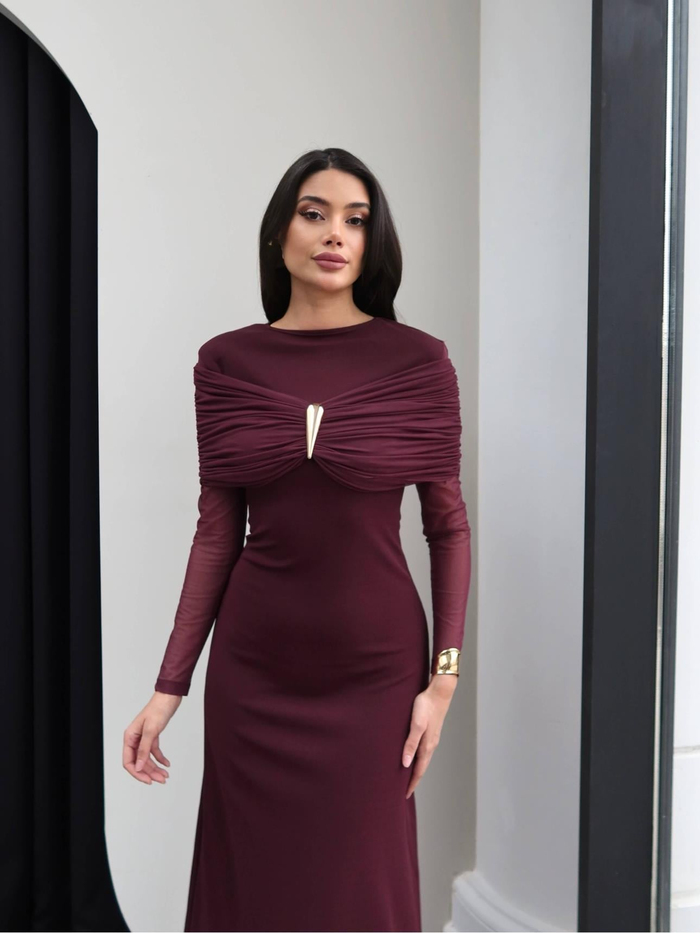 Tül Kol Aksesuarlı Uzun Elbise