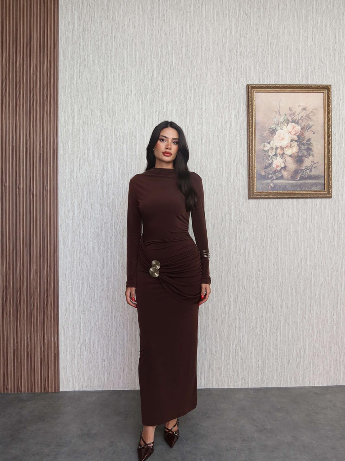 Uzun Kol Aksesuar Drapeli Maxi Elbise
