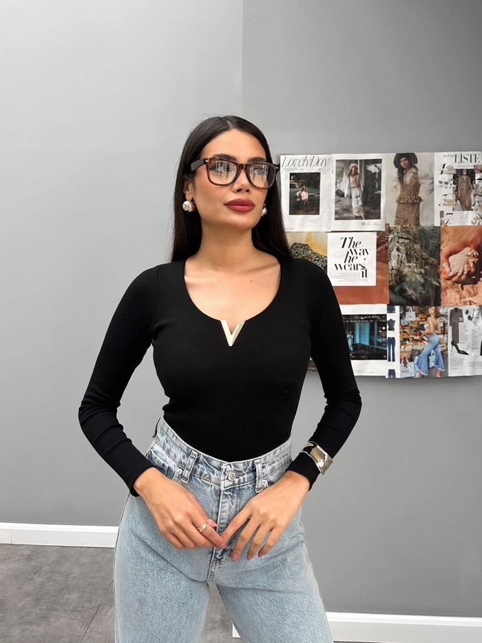 V Yaka Broşlu Fitilli Body