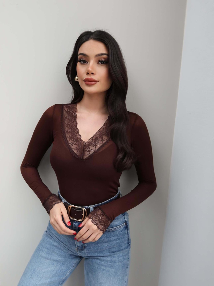 V Yaka Dantelli Bluz