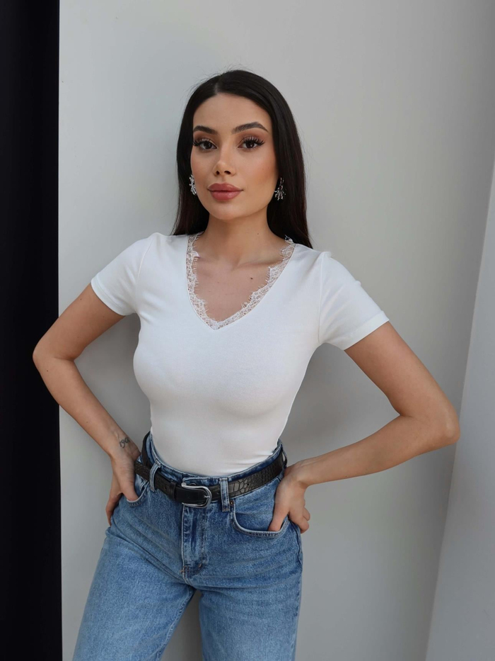 V Yaka Dantelli Tshirt