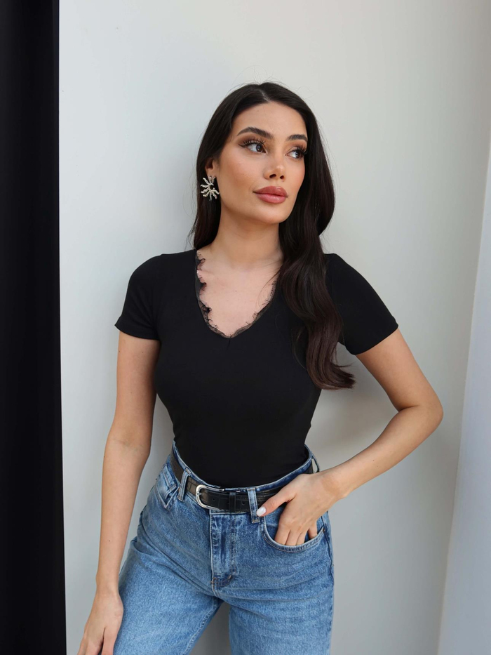 V Yaka Dantelli Tshirt