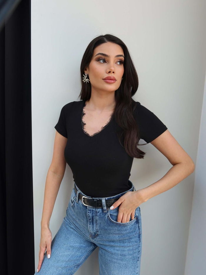 V Yaka Dantelli Tshirt