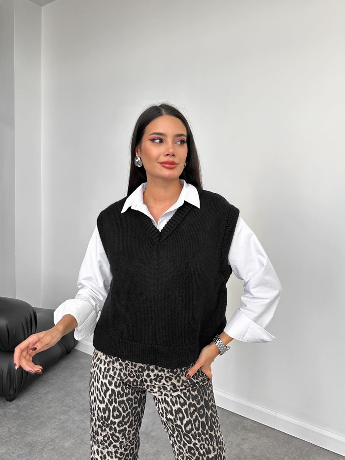 V Yaka Düz Kısa Süveter