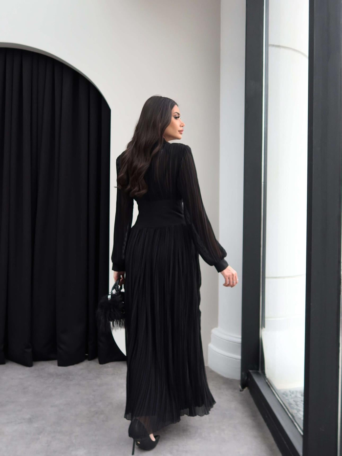 V Yaka Piliseli Maxi Elbise