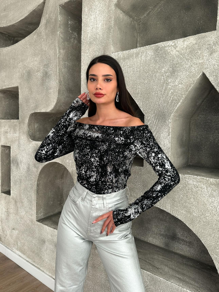Varaklı Dekolte Amira Triko Bluz