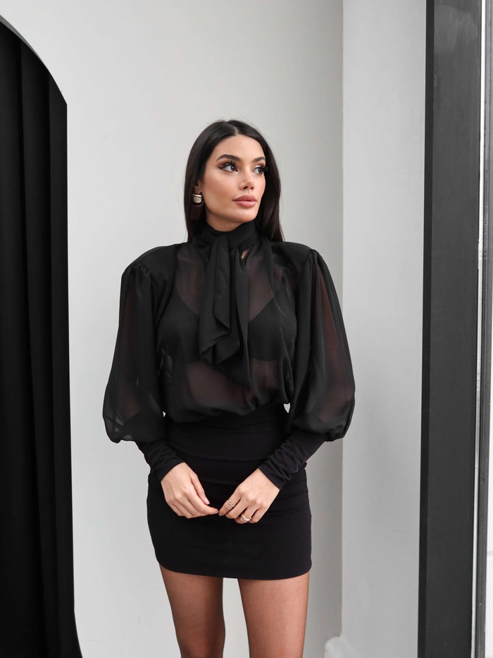 Vatkalı Boyun Bağlamalı Transparan Elbise