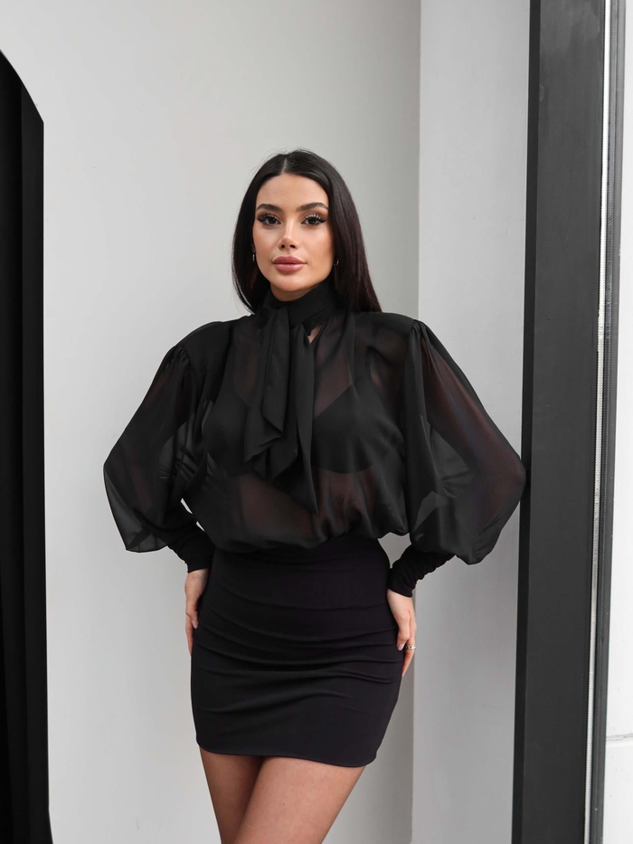 Vatkalı Boyun Bağlamalı Transparan Elbise