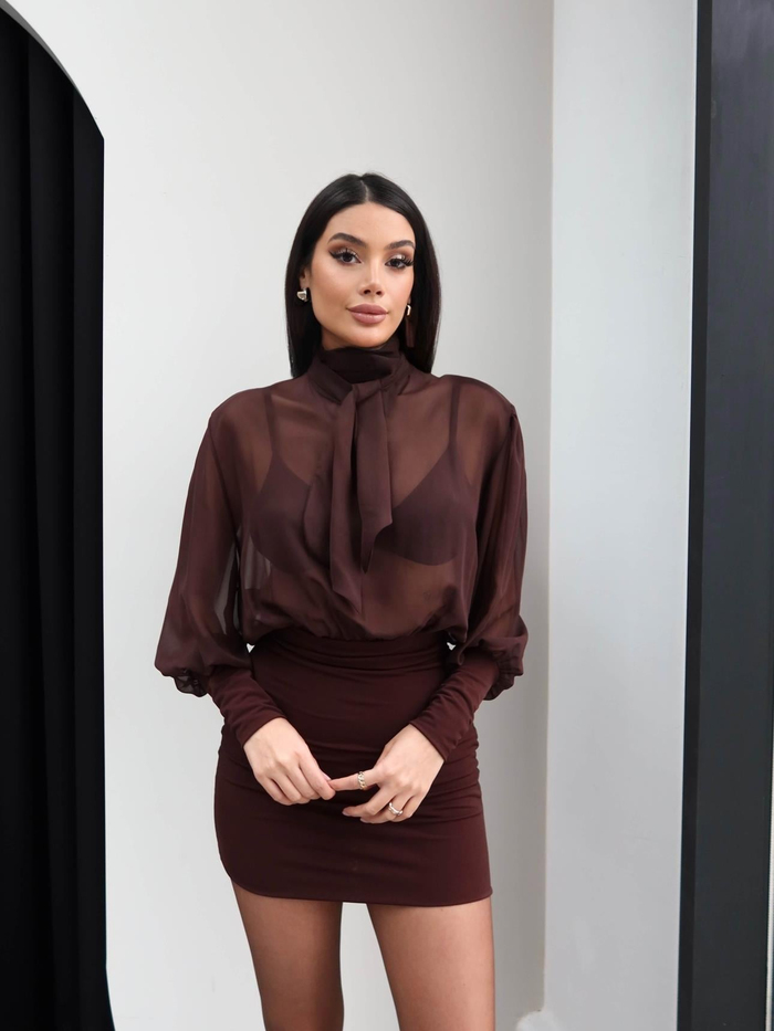 Vatkalı Boyun Bağlamalı Transparan Elbise