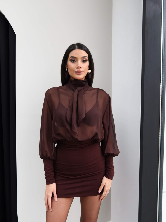 Vatkalı Boyun Bağlamalı Transparan Elbise