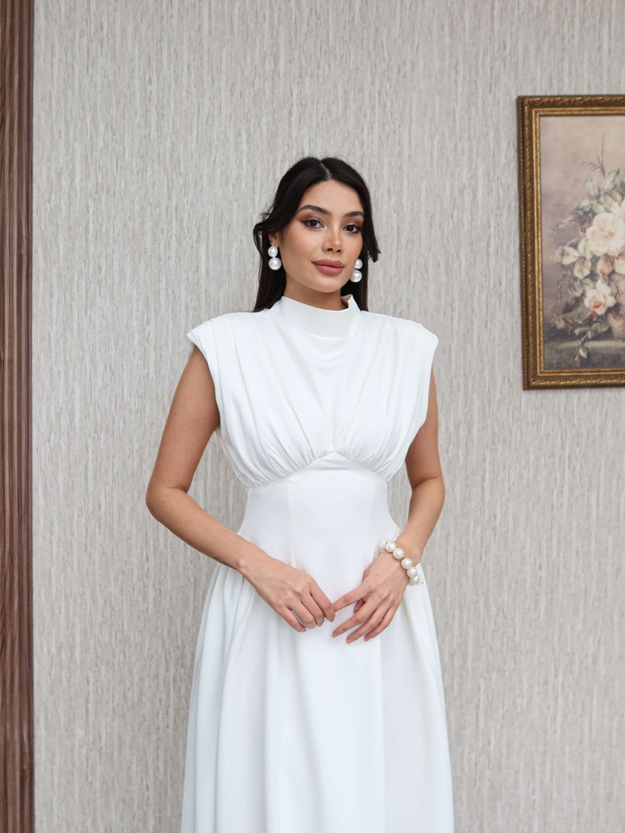 Vatkalı Sırt Bağlamalı Sıfır Kol Elbise