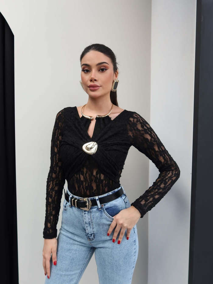 Yaka Gold Detay Güpürlü Bluz